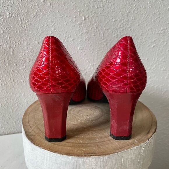 Carriage Court Red Faux Snake Skin Heels Size 6.5 - Picture 6 of 8